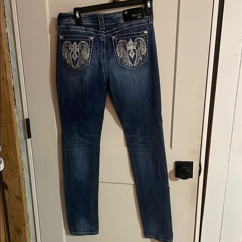 Grace Women's Blue Jeans with Embroidered Pockets